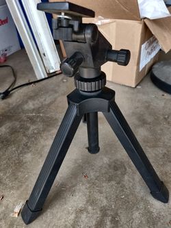 Tri-Pod Table Top