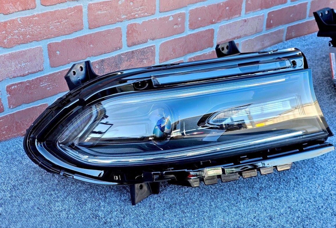 Headlight Passenger Side Charger 2016-2023