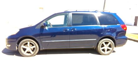 2007 Toyota sienna clean awd limited