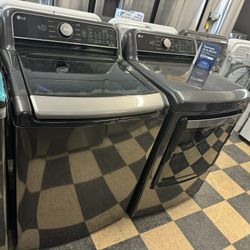 New LG Washer And Gas Dryer Set 