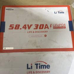 5.8.4v30A Life &Discpvery Battery Charger 