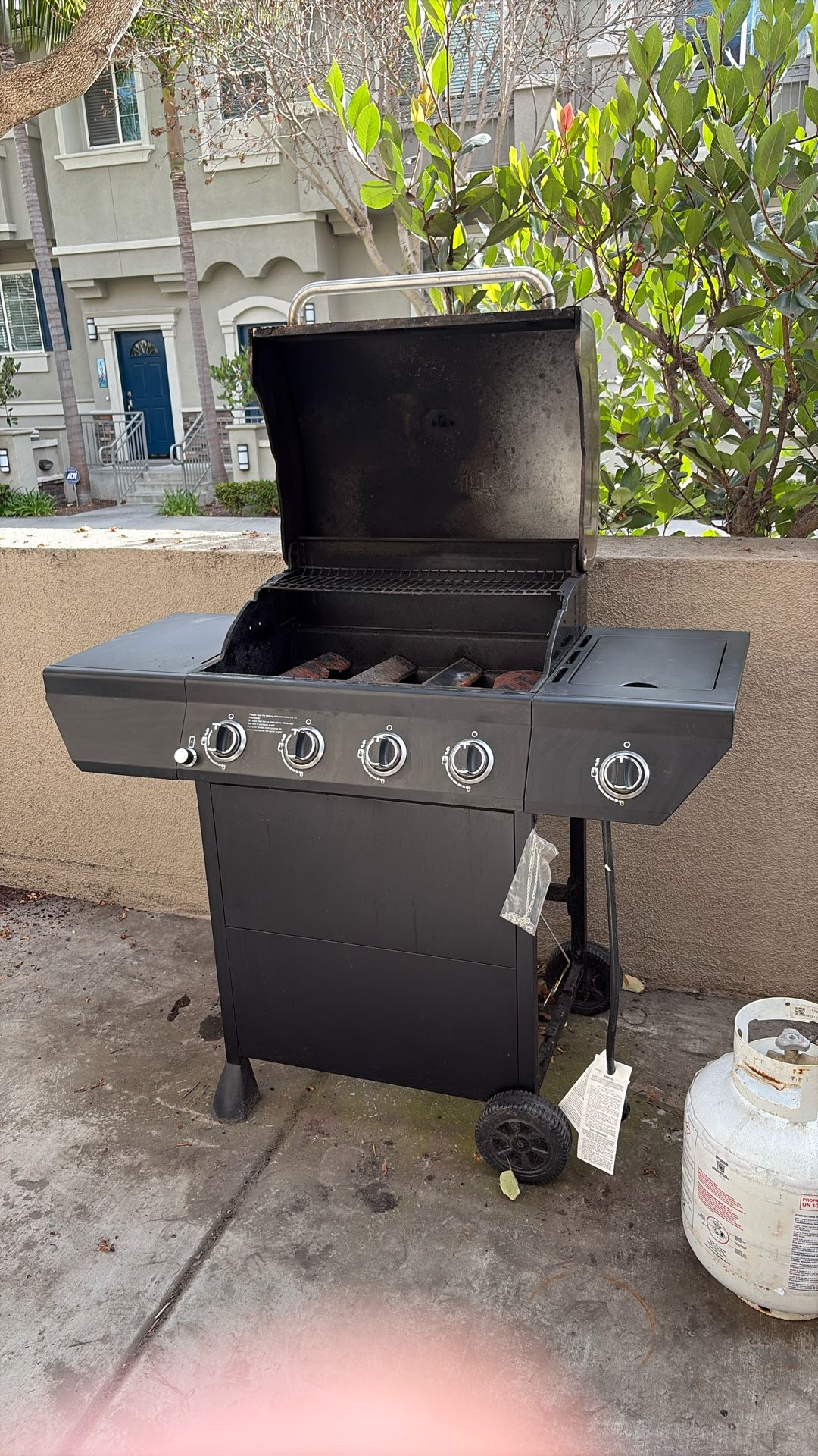 Large Grill + Empty Propane Tank