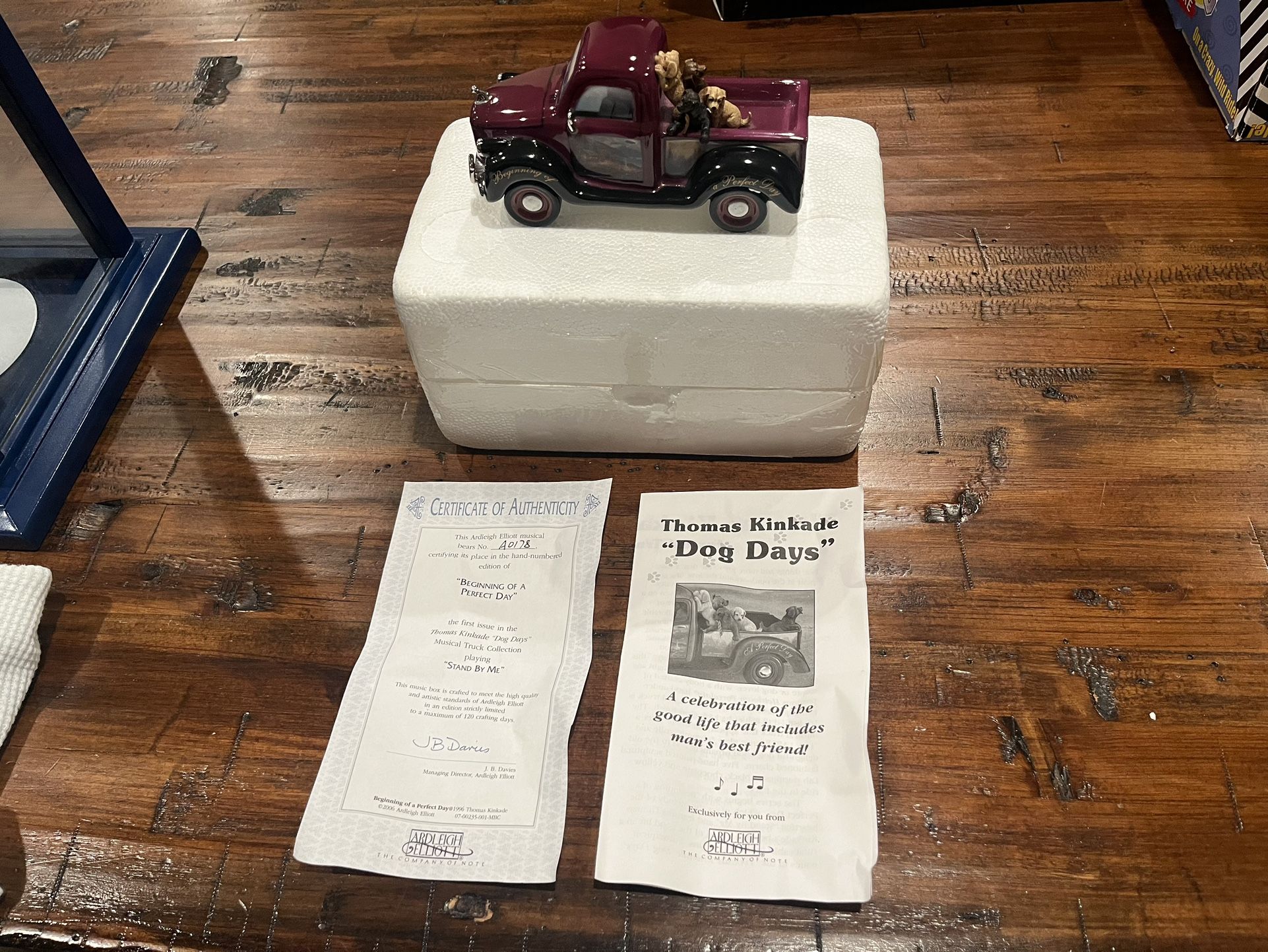 Thomas Kinkade Dog Days Musical Truck