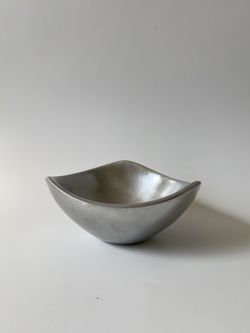 vintage 1967 nambe tri-corner dish