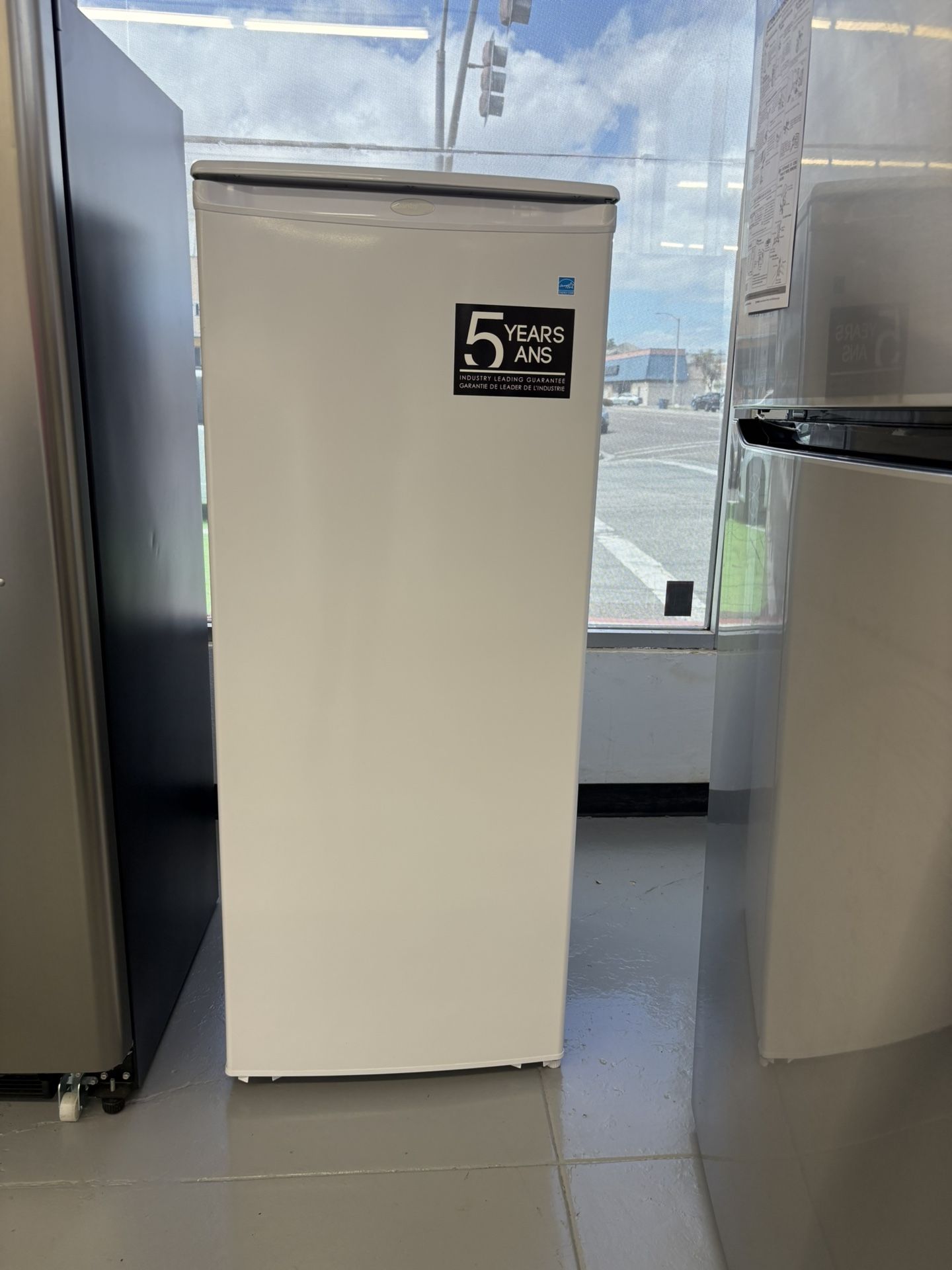 DANBY Desingner 8.5 Cu Ft Upright Freezer