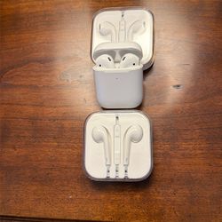 Apple 🍎 Ear Buds All 3 For $59 or best Offer 