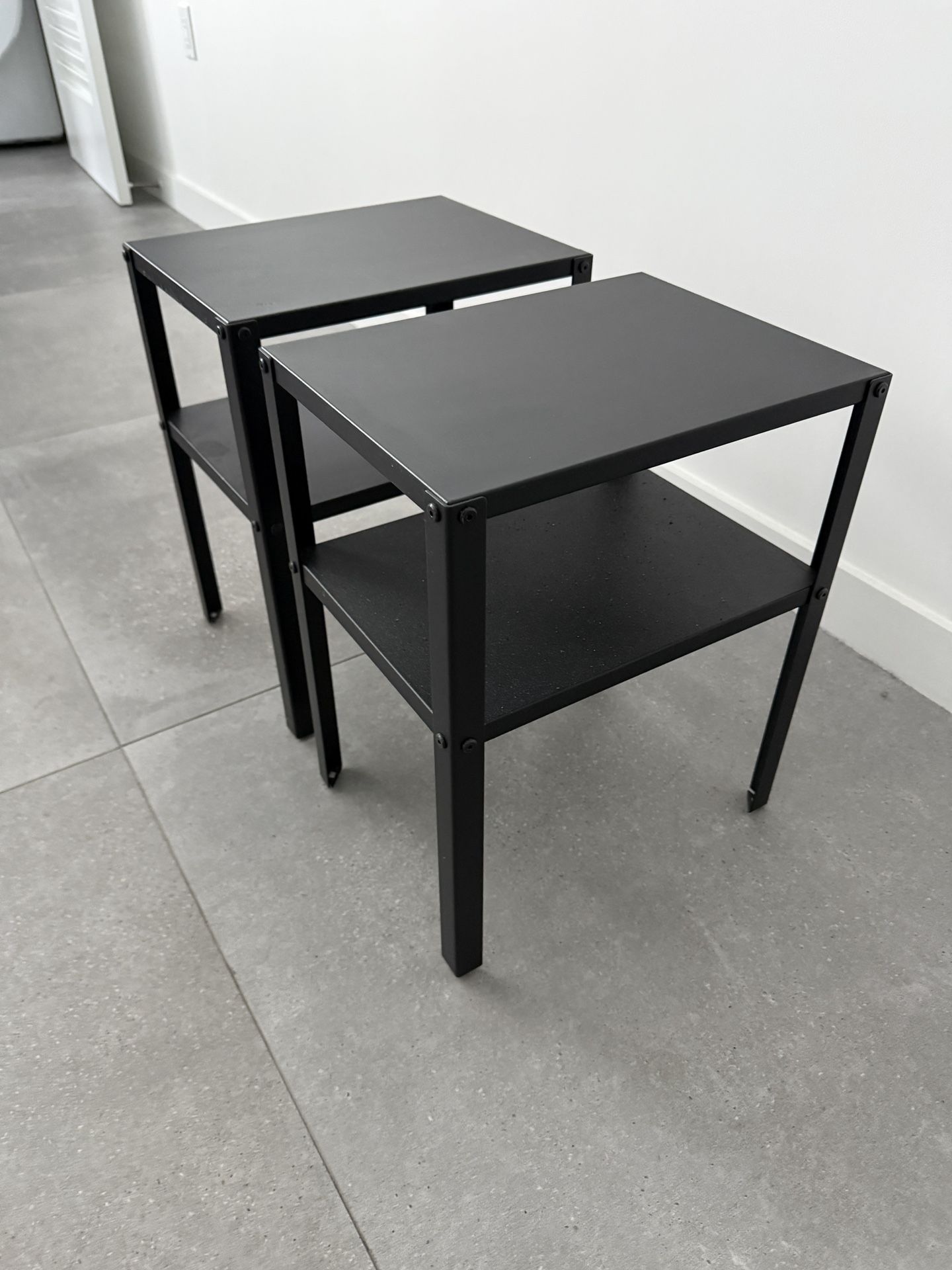 Side/end Tables / Night Stands