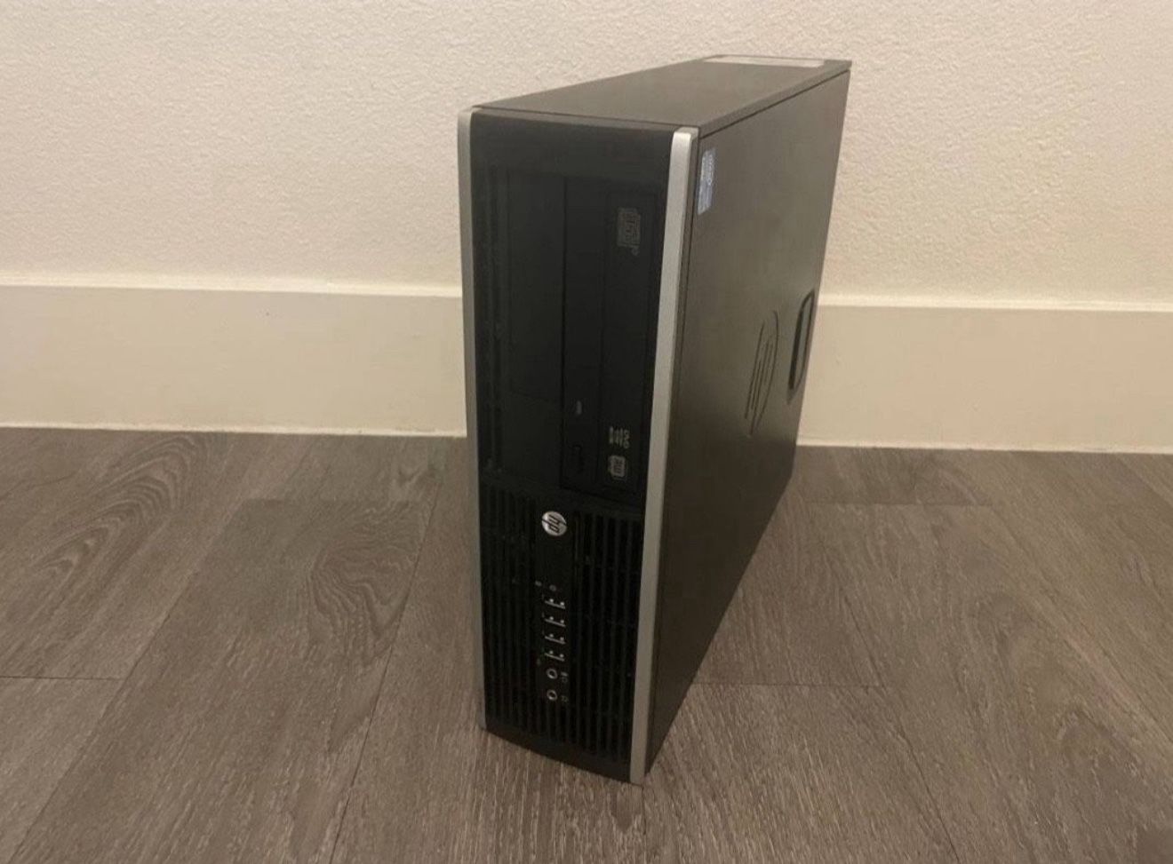 HP Desktop Computer - i3 3.1GHz - 8GB RAM - 120GB SSD
