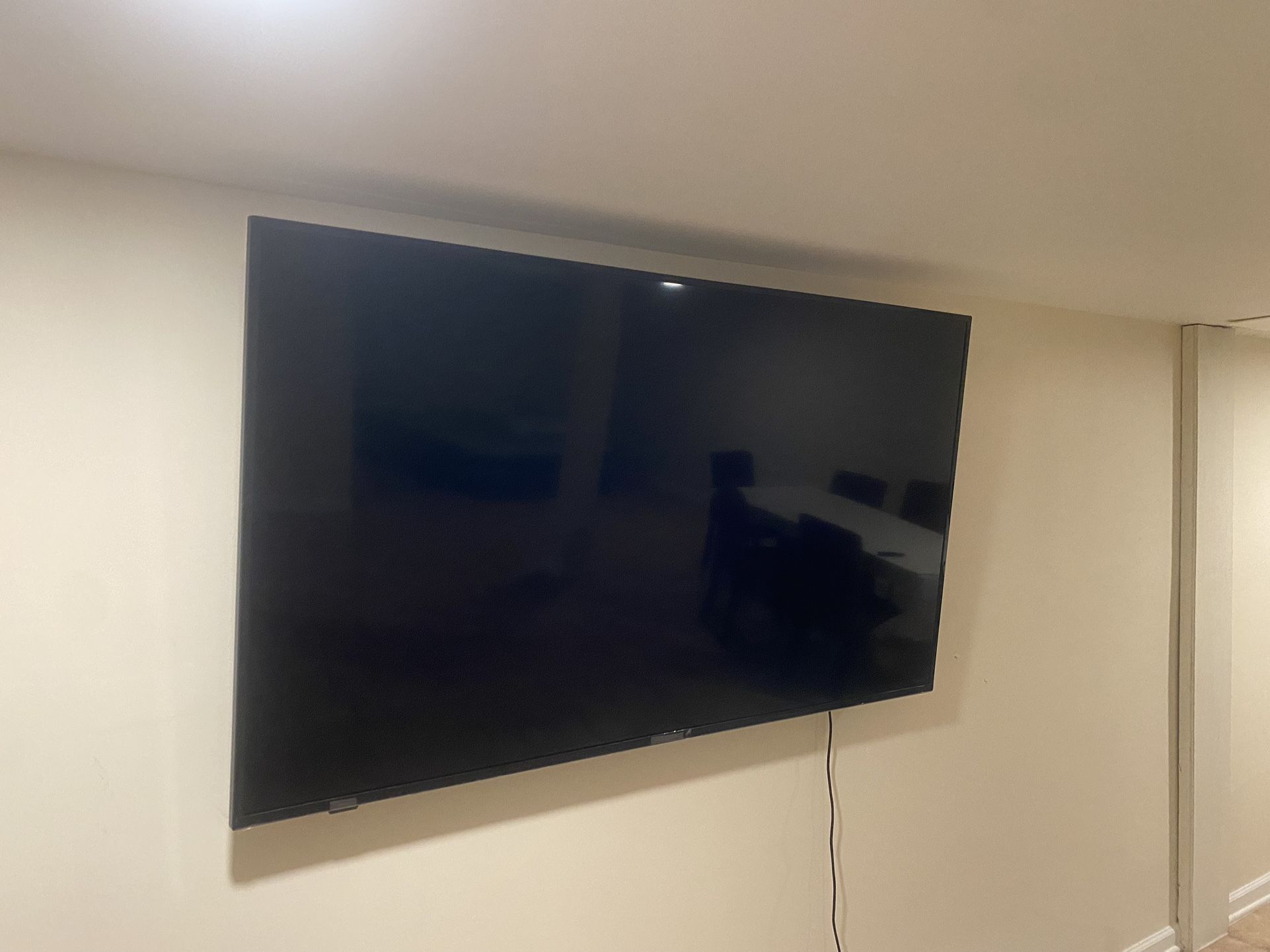 Insigniaâ„¢ - 70" Class F30 Series LED 4K UHD Smart Fire TV