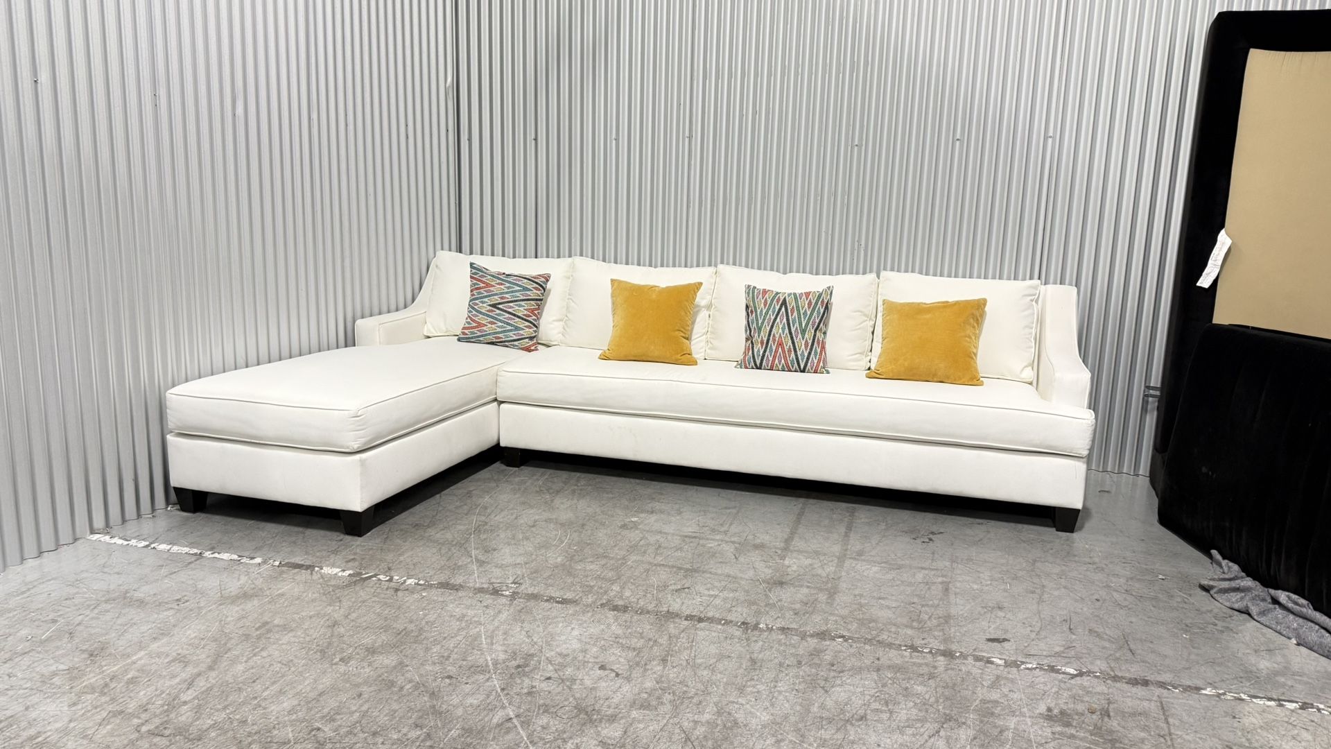 Gorgeous white Sectional Chaise Sofa Couch L Shaped