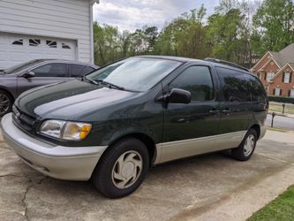 2000 Toyota Sienna Fully Loaded One Owner Low Mileage!