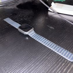 Apple Watch SE (2nd Generation) 44mm