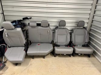 2023 Toyota Sienna Seats