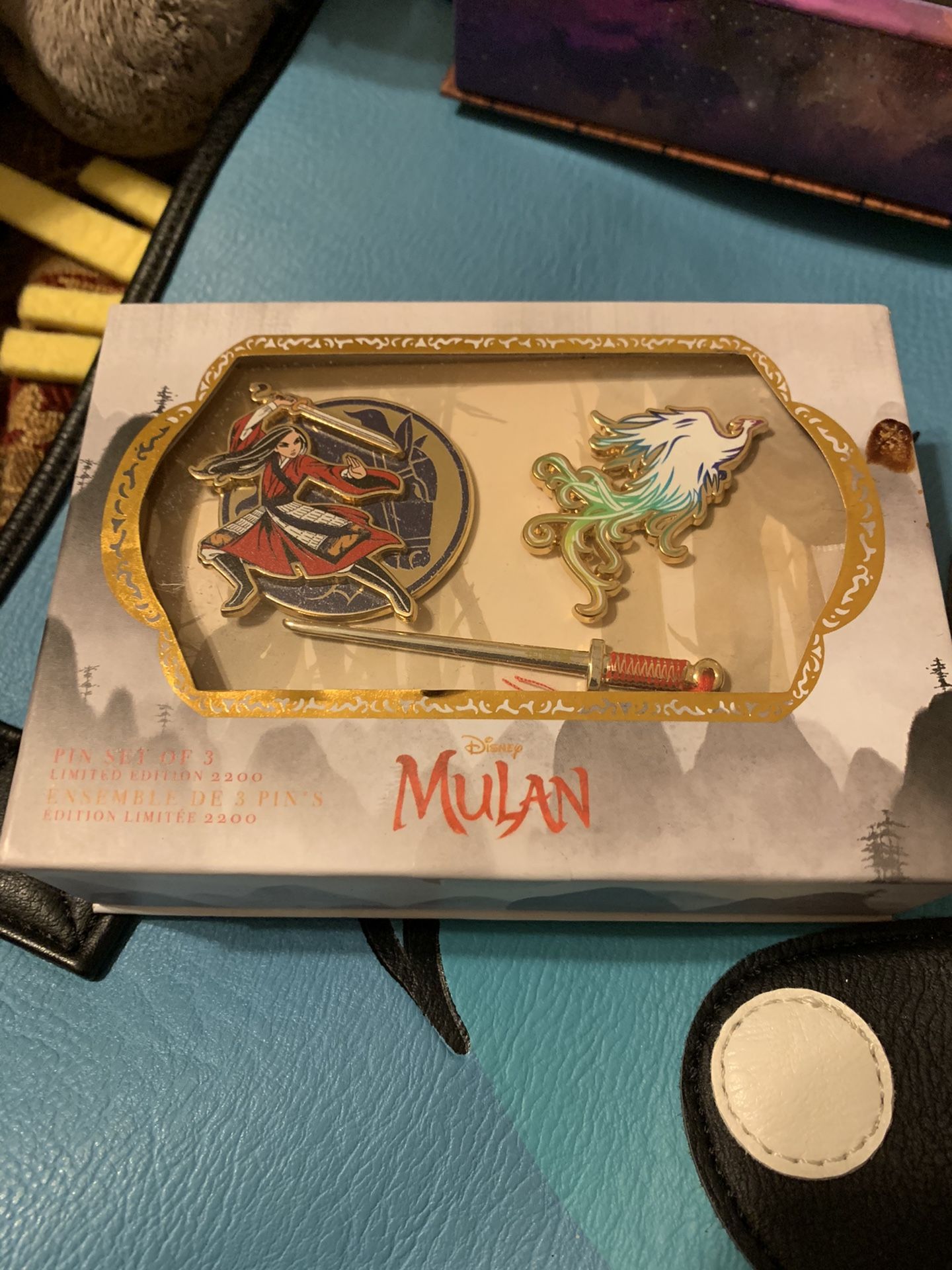 Disney mulan pin set