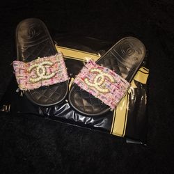 C.h.a.n.e.l Designer CC Slides Size 36 US 6