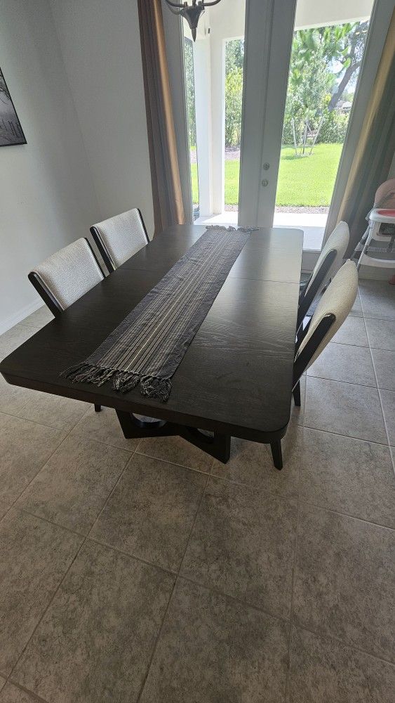 Kitchen Table And Chairs