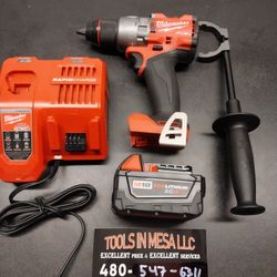 MILWAUKEE HAMMER DRILL 18V LITHIUM FUEL BRUSHLESS WITH BATTERY AND RAPID CHARGER 