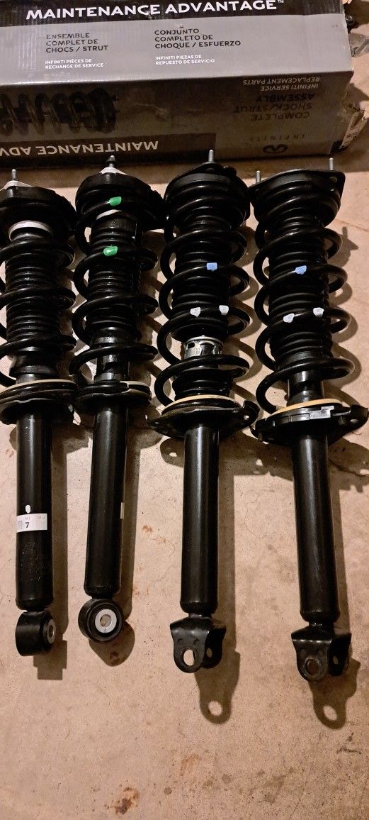 Infiniti Q50s Struts