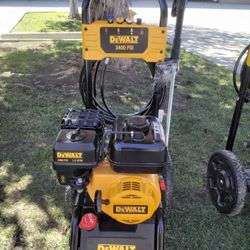 DEWALT GAS PRESSURE WASHER 3400 PSI  