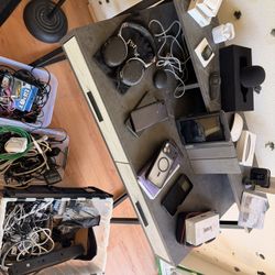 Bulk Electronics / Tech / Household Items / Art / Collectibles