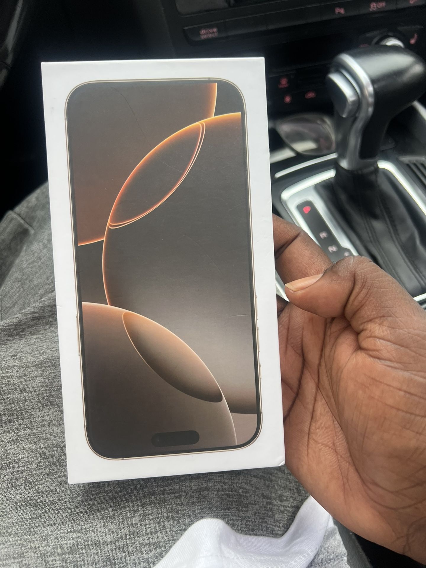 iPhone Pro Max 16