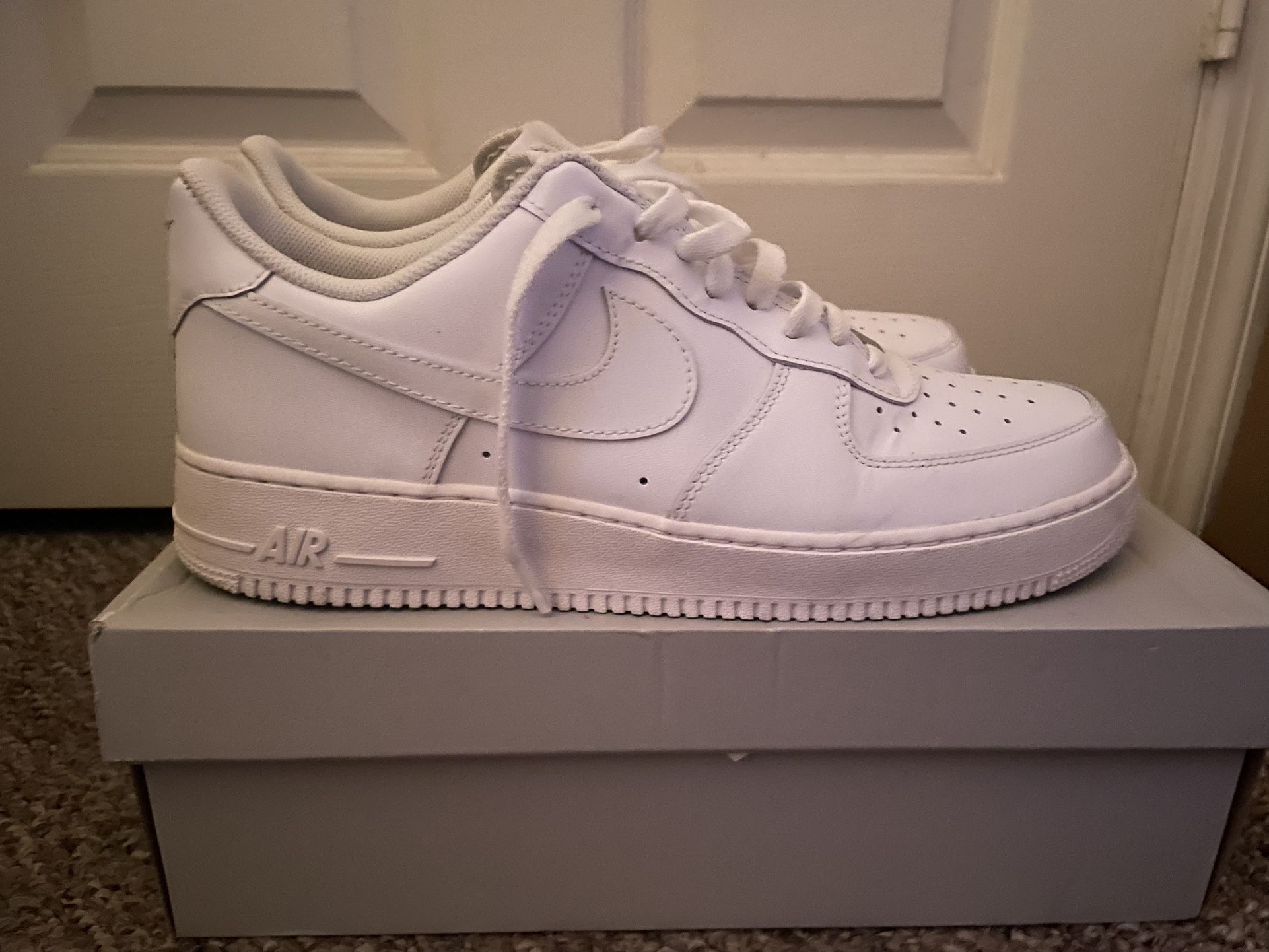 All White Nike Air Force 1