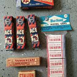 Vintage Cap Guns and Cap Rockets Roll Caps Fury N.  Bang Caps.  Top Hand.  Stallion.  Mammoth 72.  Kilgore.  Thunder caps.  Pistol Caps. 