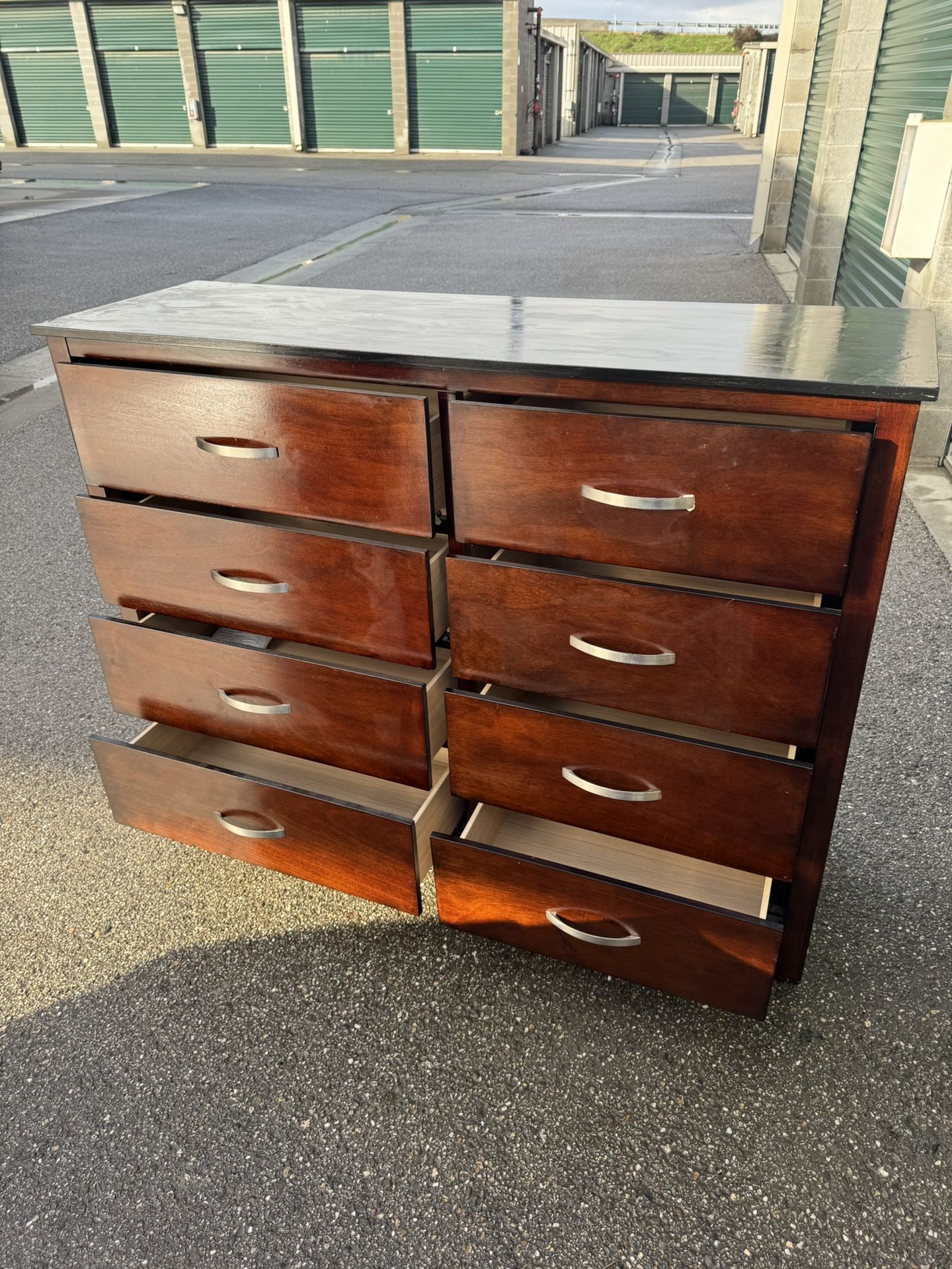 Used Dresser Working Condition Some Scratches But Good / Cajonera Buena Trabajando Bien 55”Lx42”Tx17.5/8D