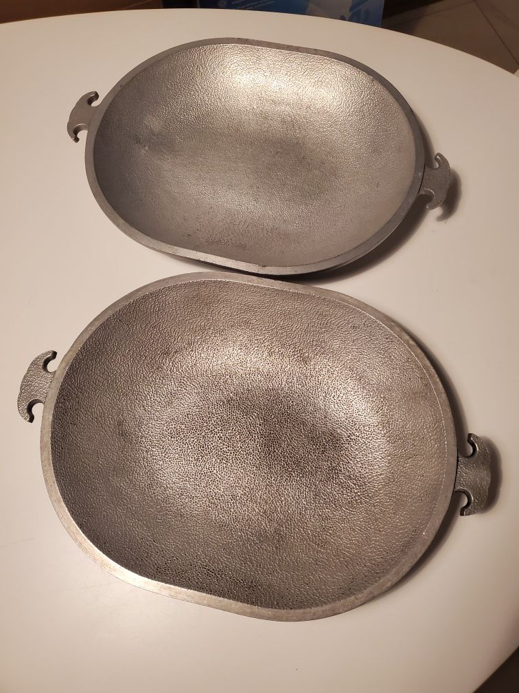 2 Vintage Aluminum Service General cookware