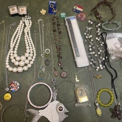 Fun Lot Of 40 Pieces Of Jewelry  #2