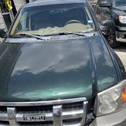 Vendo asuv. 2003 isuzu asender 2003 3 lineaa asientos 