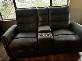 Reclining loveseat