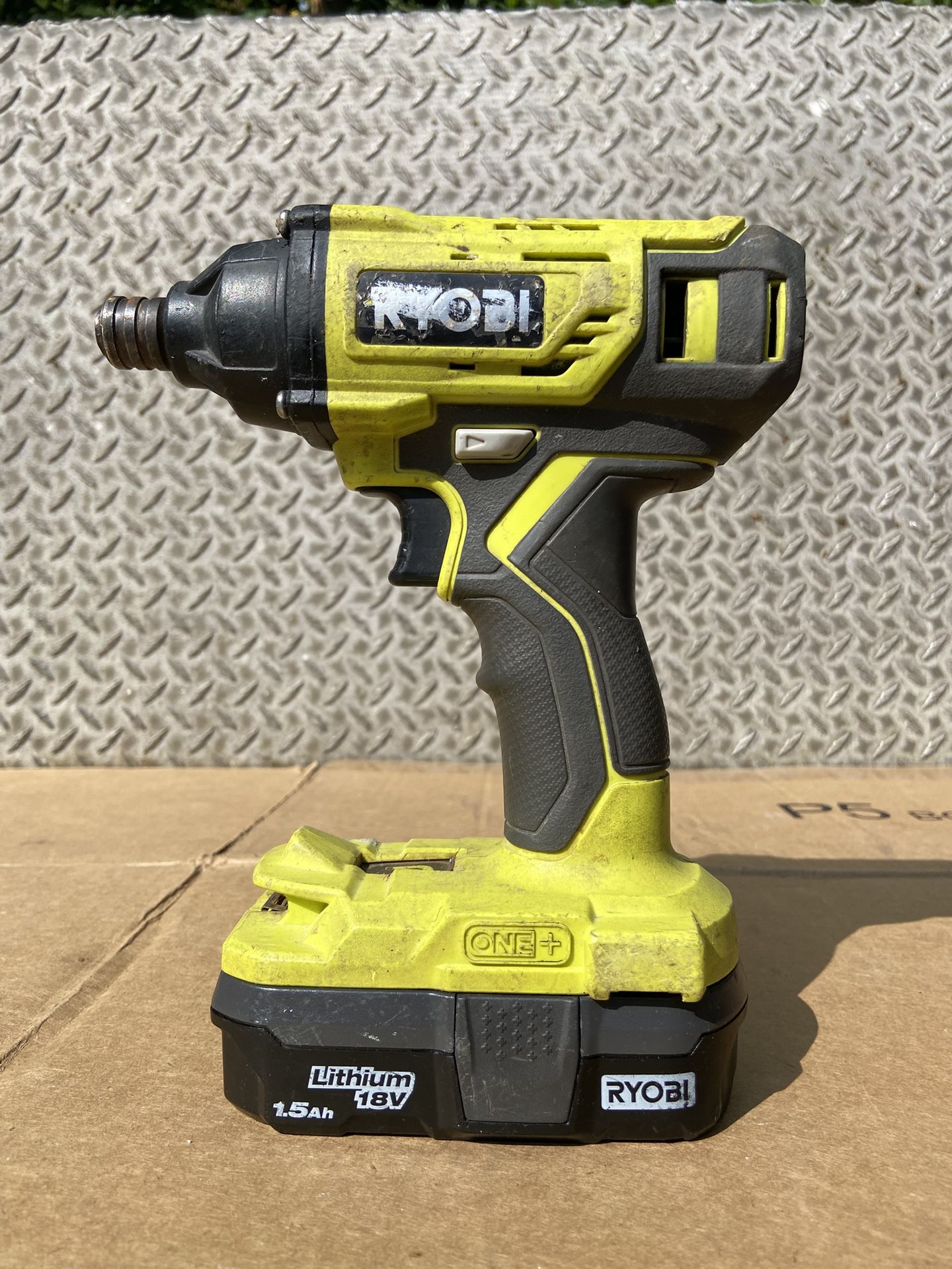 RYOBI P235A 18-Volt ONE+ 1/4" IMPACT DRIVER With P189 Battery