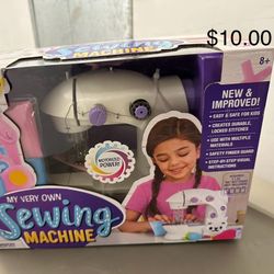 Toy Sewing Machine NEW
