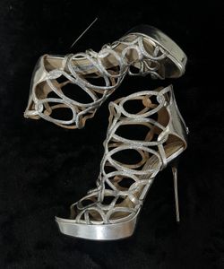 Jimmy Choo heels in Silver. Size 38