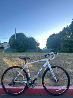 Fuji Sportif 1.3 Endurance Road Bike – 54cm Medium Frame - Lightweight Bicycle Carbon fork