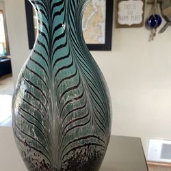 Beautiful🤩Bohemian Art Glass Vase 🏺 with pulled feather style unmarked  🦚