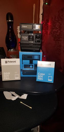 Polaroid flip up camera
