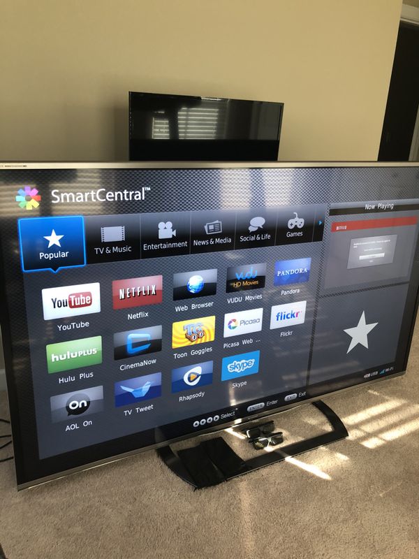 Sharp 80 inch smart 3D TV with 3D glasses (2 pair) for Sale in