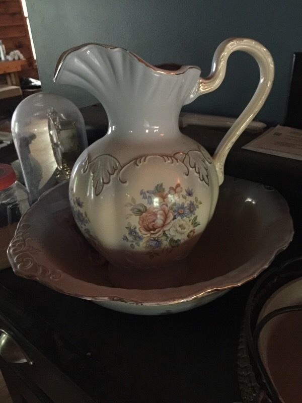 Antique dry sink pitcher and bowl