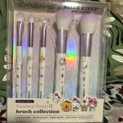 Hello Kitty Makeup Brushes 