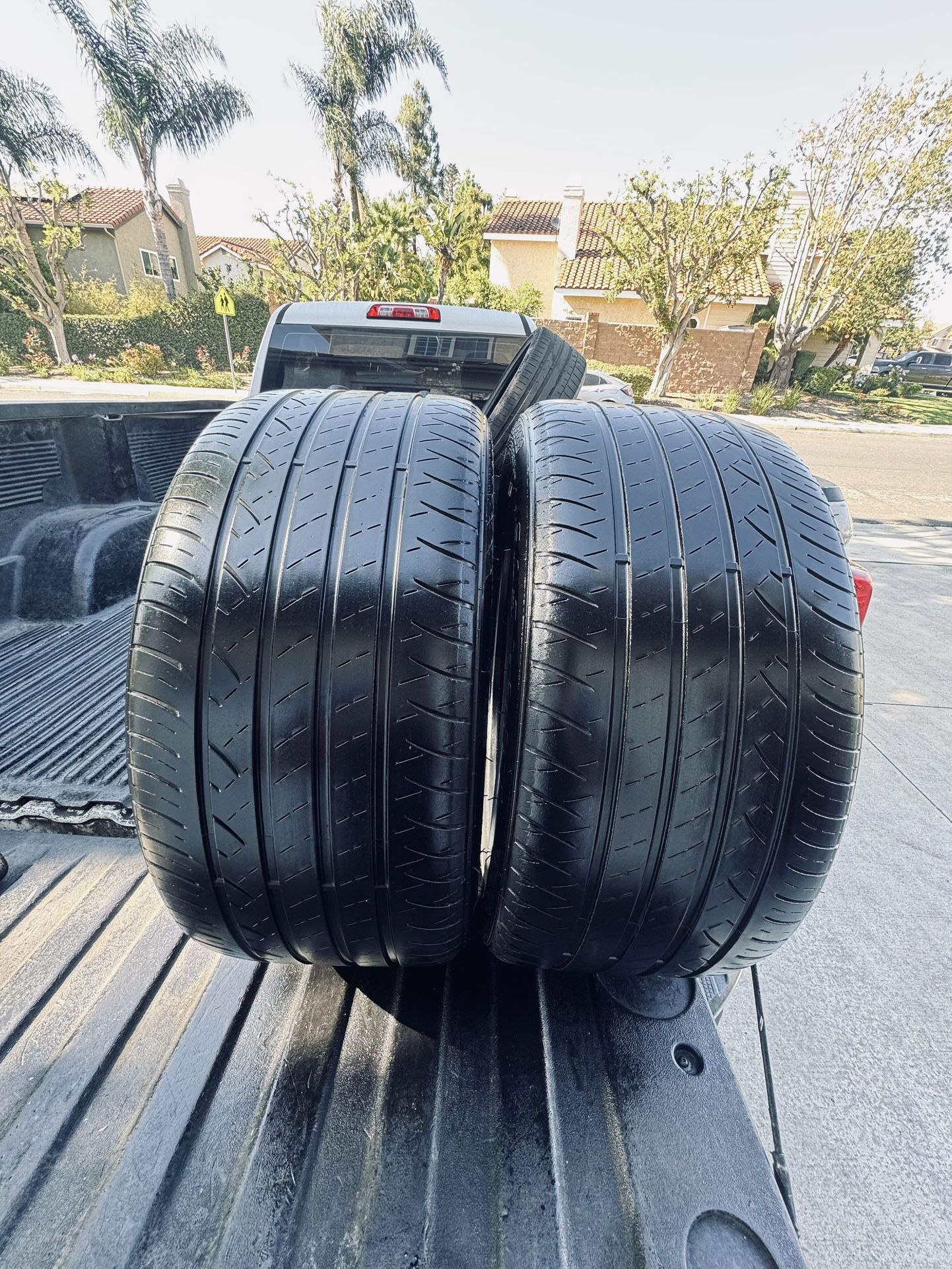 245/40/18 Neosport 50-60% Life (2)