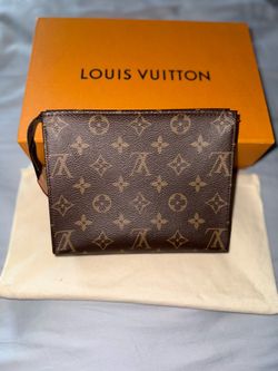 Toiletry bag 19