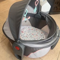 Baby Girls Portable Bassinet 