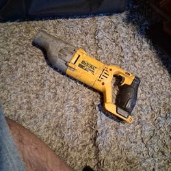 DeWalt Saw
