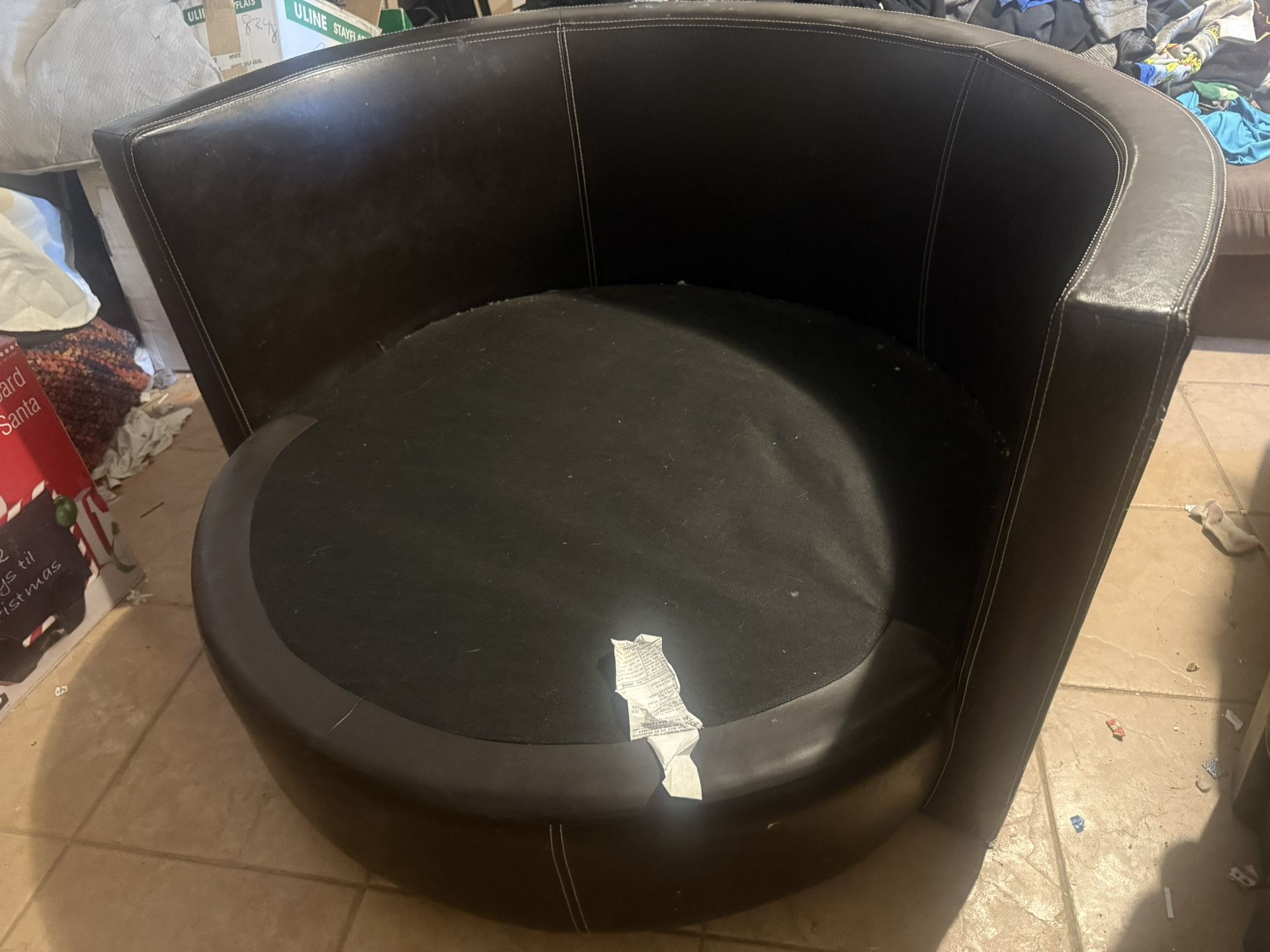 Round Couch 2 Seater Free