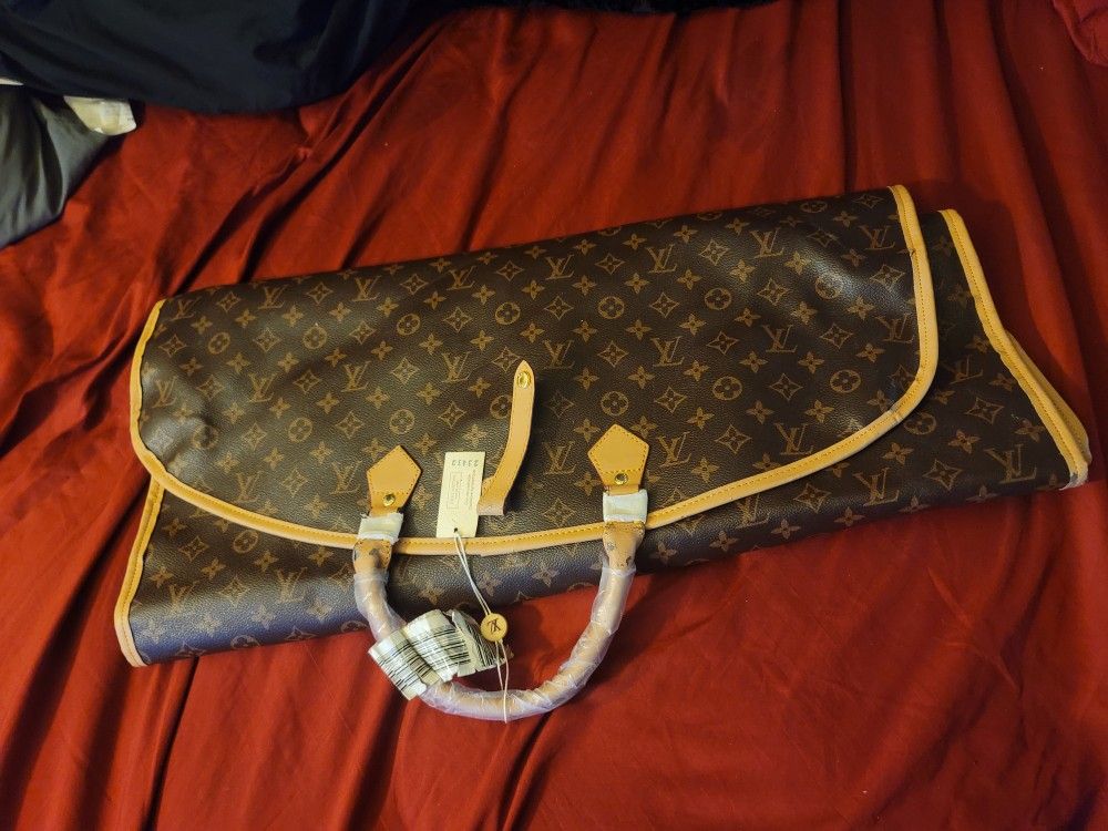Louie V GARMENT bag
