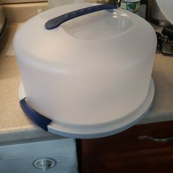 Cake Carrier With Handler