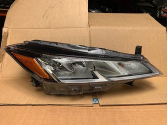 Right Headlight Nissan Kicks 2021-23