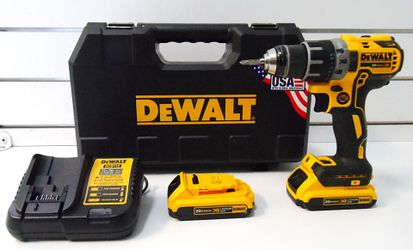 DEWALT 20V CORDLESS DRILL WITH TWO BATTERIES